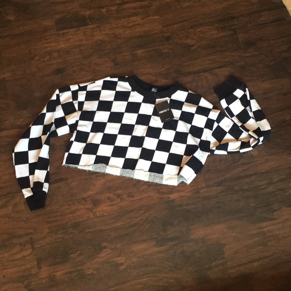 Long sleeve checkered crop top